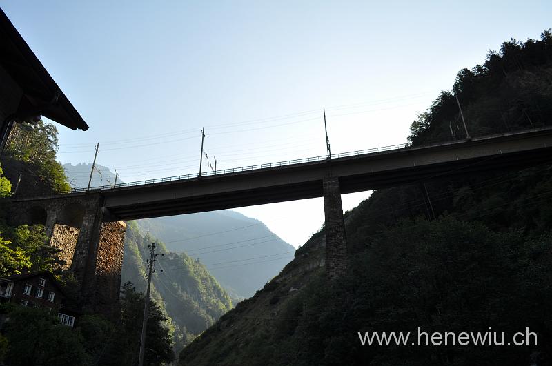 DSC_0268.JPG - Chärstelenbachbrücke  in den ersten Sonnenstrahlen