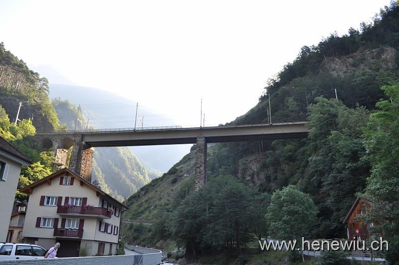 DSC_0269.JPG - Chärstelenbachbrücke  in den ersten Sonnenstrahlen