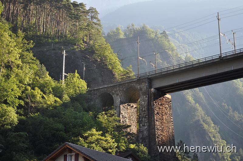 DSC_0271.JPG - Chärstelenbachbrücke  in den ersten Sonnenstrahlen