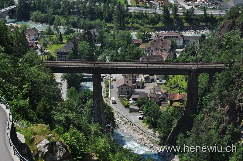 DSC_7514.JPG - Die Chaerstelenbachbrücke aus dem Maderanertal aus gesehen.