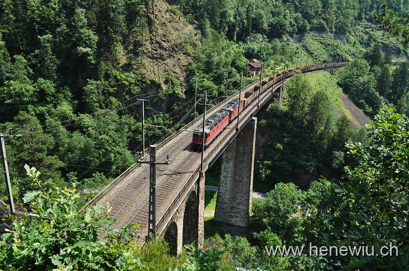DSC_7529.JPG - Güterzug 50974 auf der Chaerstelenbachbrücke.