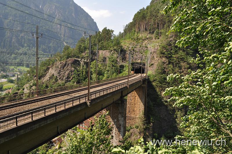 DSC_7566.JPG - Die Chaerstelenbachbrücke. Sicht aus dem Maderanertal.
