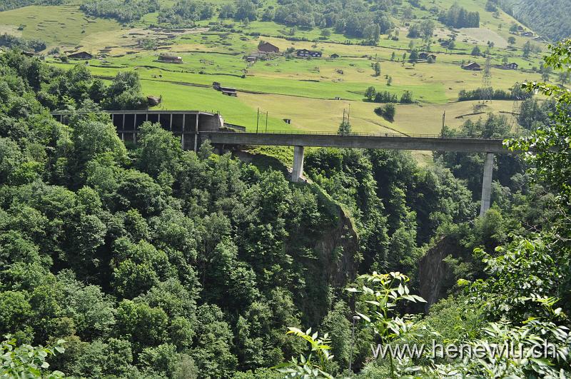 DSC_7505.JPG - Die Intschireussbrücke