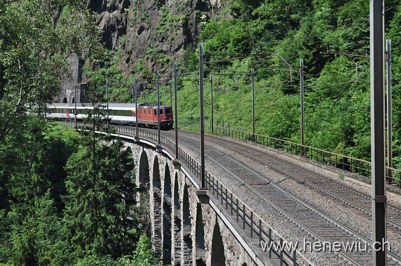 DSC_7436.JPG - Inter - Regio 2174, unmittelbar vor dem Säcken - Viadukt