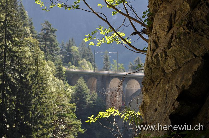 DSC_0284.JPG - Die mittlere Meienreuss - Brücke