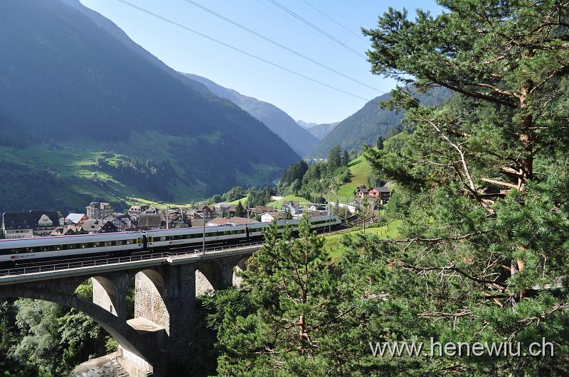 DSC_0313.JPG - ICN auf der mittleren Meienreuss - Brücke