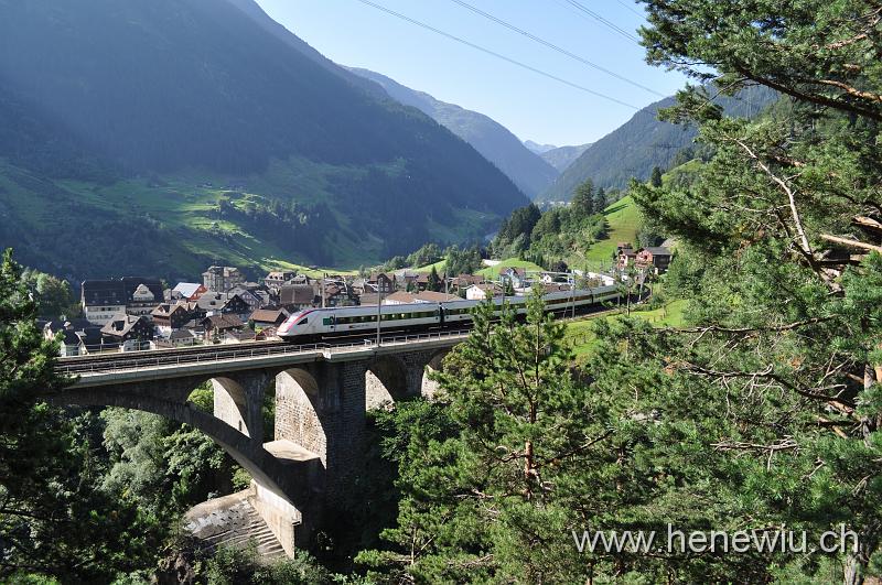 DSC_0314.JPG - ICN auf der mittleren Meienreuss - Brücke