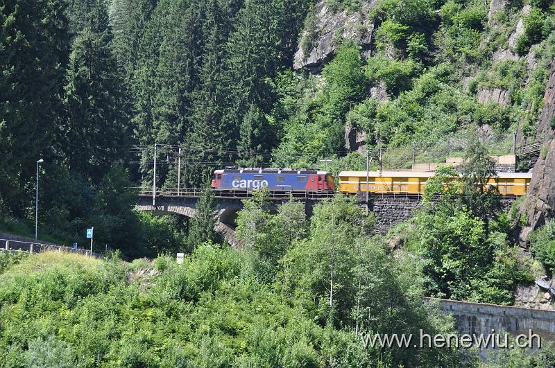 DSC_0224.JPG - Postgüterzug auf der unteren Meienreuss - Brücke