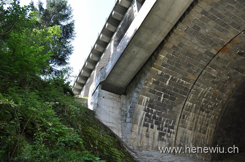 DSC_0446.JPG - Die Ahornkehlebrücke, integriert in die neue Gallerie