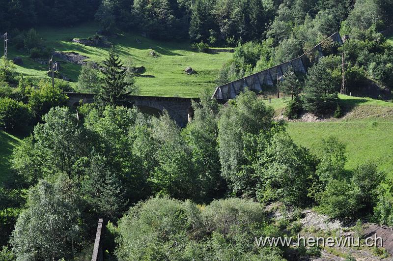 DSC_0650.JPG - Oben die Häriggerbach-Brücke. Unten die gleichnamige Gallerie