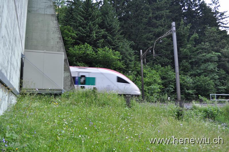 DSC_7333.JPG - ICN 654 verlässt nordwärts fahrend die Märchlisbachgalerie.