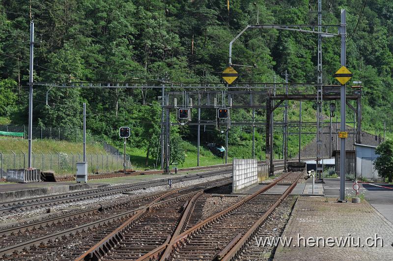 DSC_7602.JPG - Die Südseite des Bahnhof Amsteg - Silenen