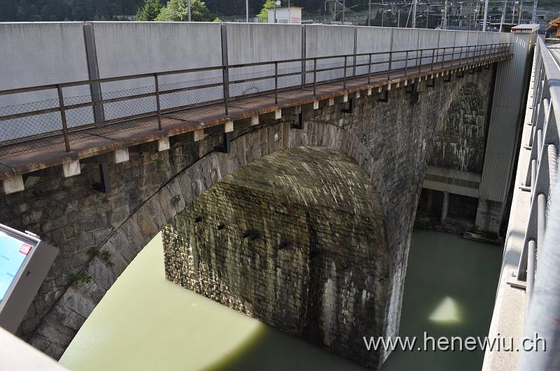 DSC_0415.jpg - Die grosse Göschenenreussbrücke in der Station Göschenen
