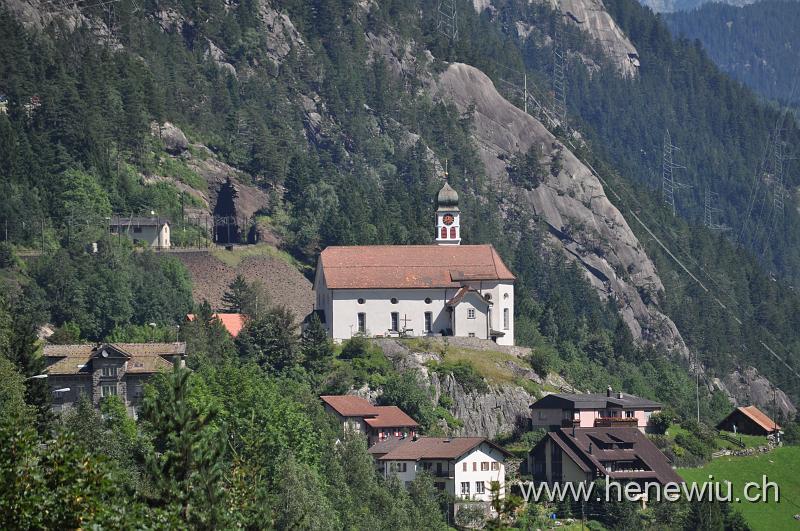 DSC_0166.JPG - Die Kirche aus Richtung des Bahnhofs