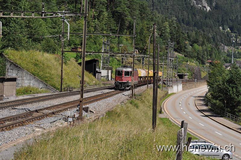 DSC_0169.jpg - Güter-Kurzzug, in der Station Wassen