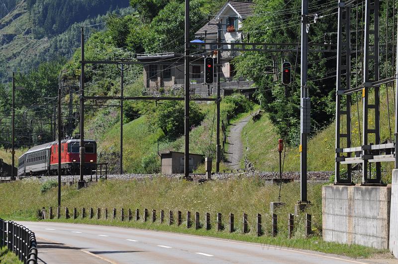 DSC_0176.JPG - Inter -Regio hat den Rohrbachtunnel gerade verlassen.