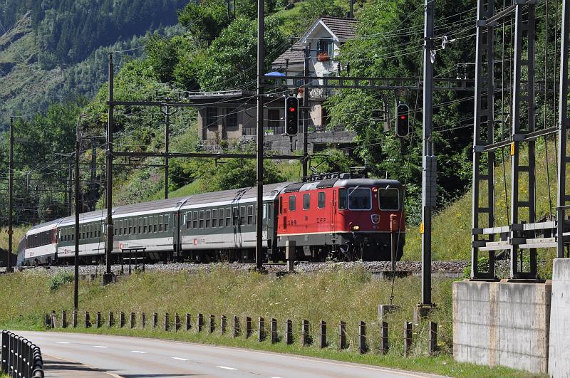 DSC_0177.JPG - Inter -Regio hat den Rohrbachtunnel gerade verlassen.