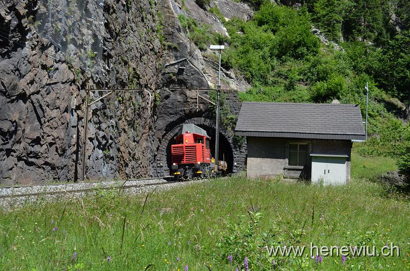 DSC_0116_20110621_116.JPG - Dienstzug beim verlassen des Leggistein - Kehrtunnel