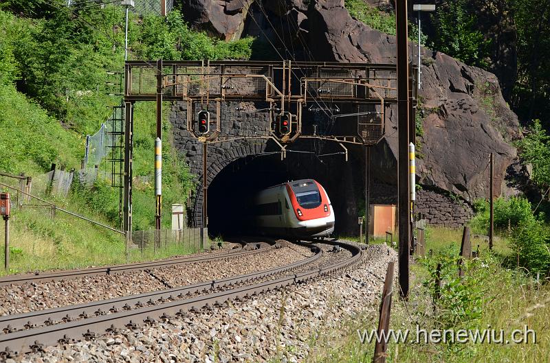 DSC_0029_20110621_029.JPG - ICN  667 beim verlassen des Pfaffensprung-Kehrtunnels