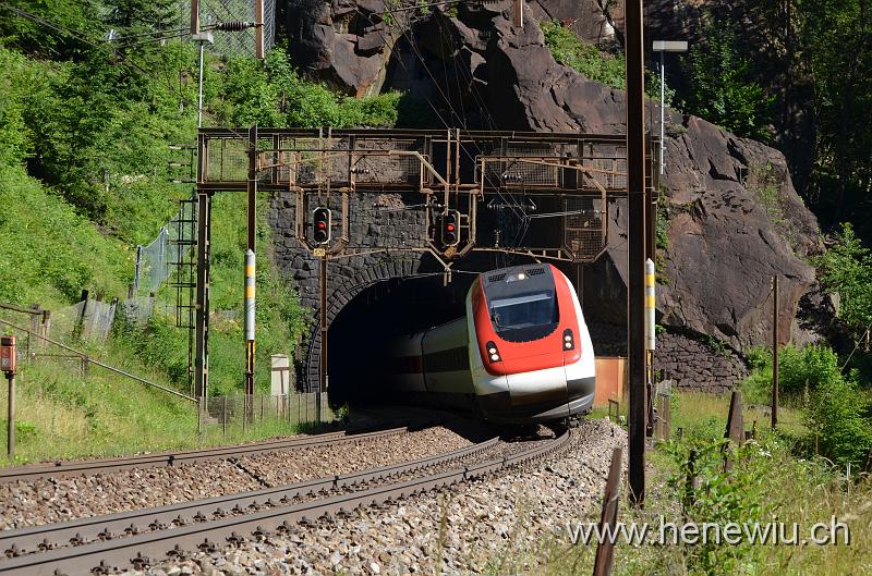 DSC_0031_20110621_031.JPG - ICN  667 beim verlassen des Pfaffensprung-Kehrtunnels